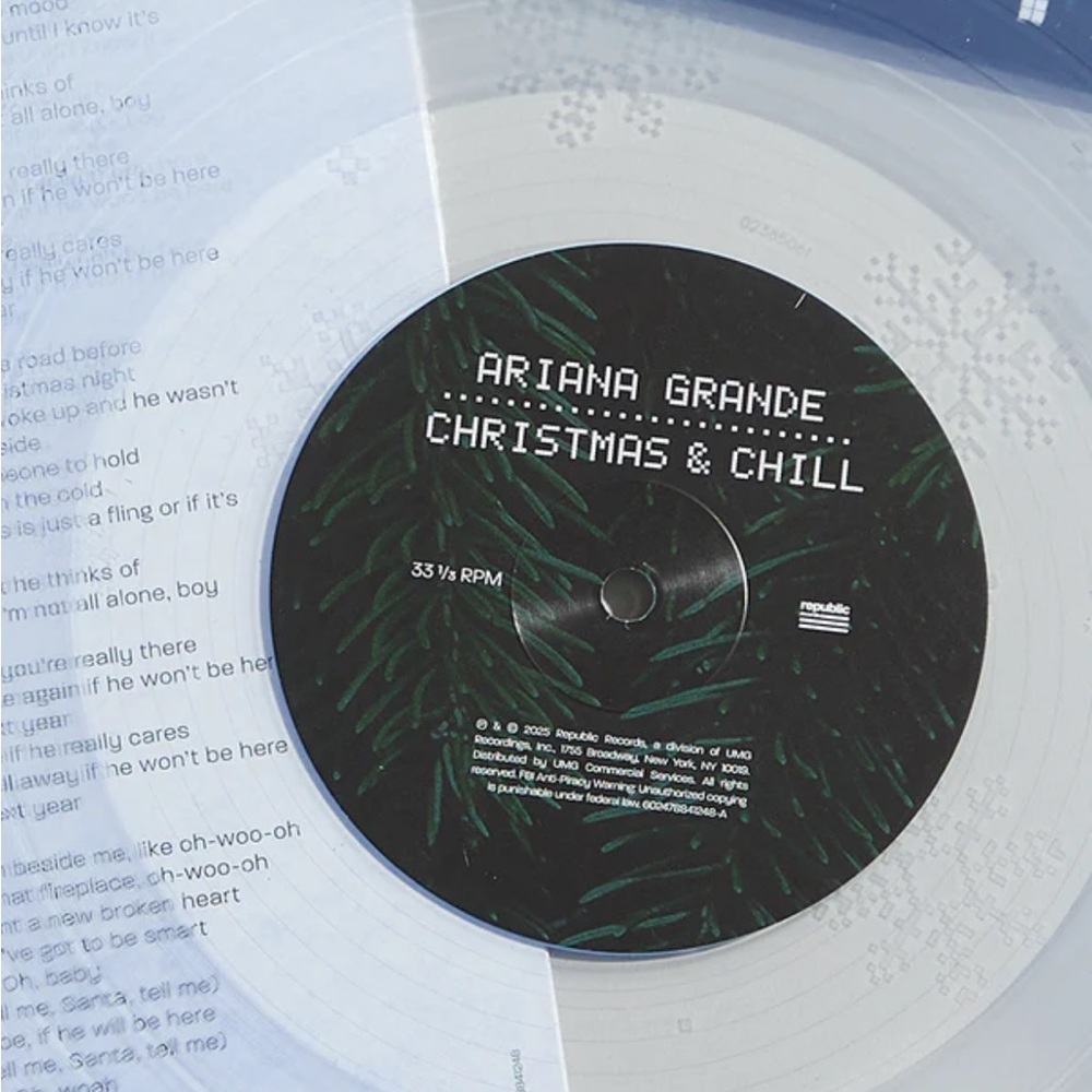 Ariana Grande Christmas & Chill 10th Anniversary Vinyl - SNOWFLAKE CLEAR - Picture 4 of 6